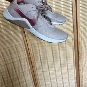 Nike Gray Sneakers Athletic Design